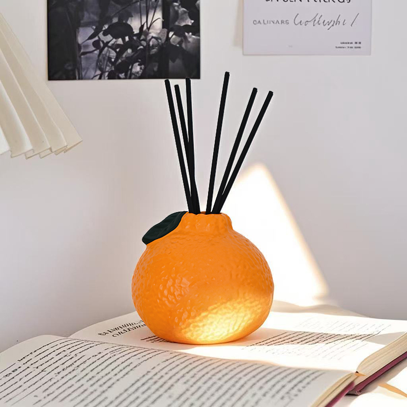 Home Fragrance Luxury - クリエイティブなシミュレーションオレンジアロマセラピーボトル、リビングルーム、寝室のフレグランス装飾、ライトラグジュアリーホームデスクトップデコレーション