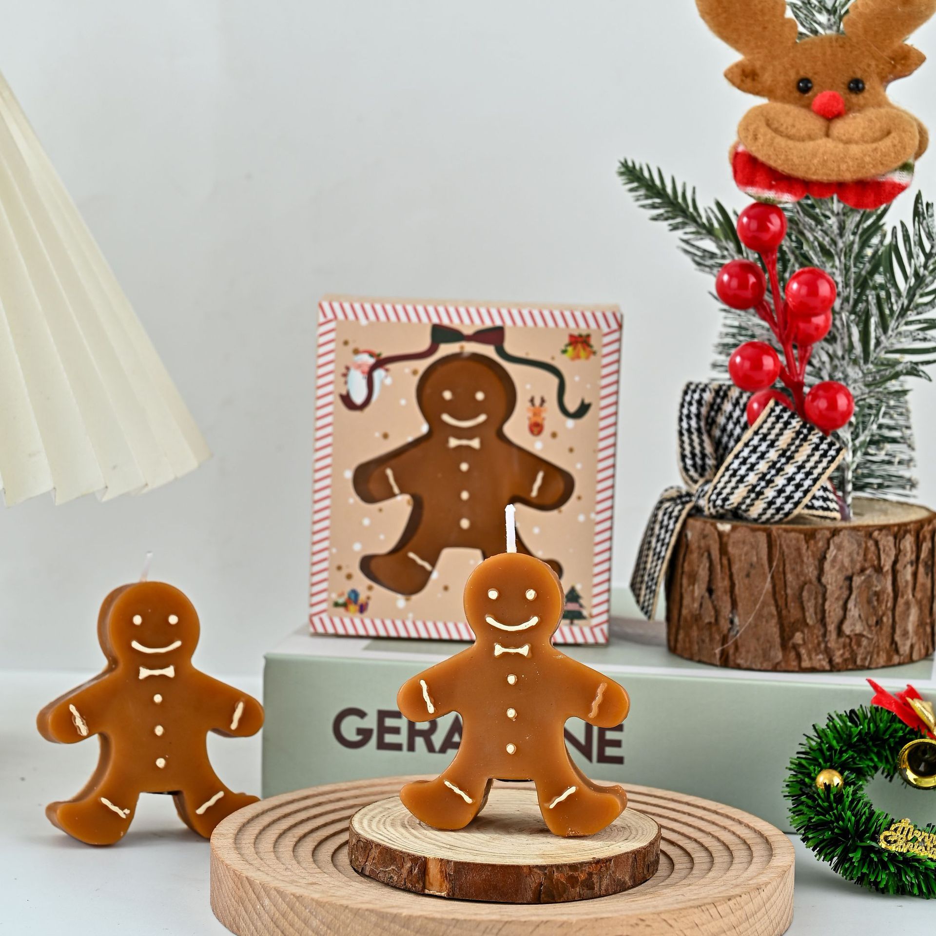 ジンジャーブレッドマン クリスマス アロマキャンドル ギフト - Home Fragrance Gingerbread のレビューと価格