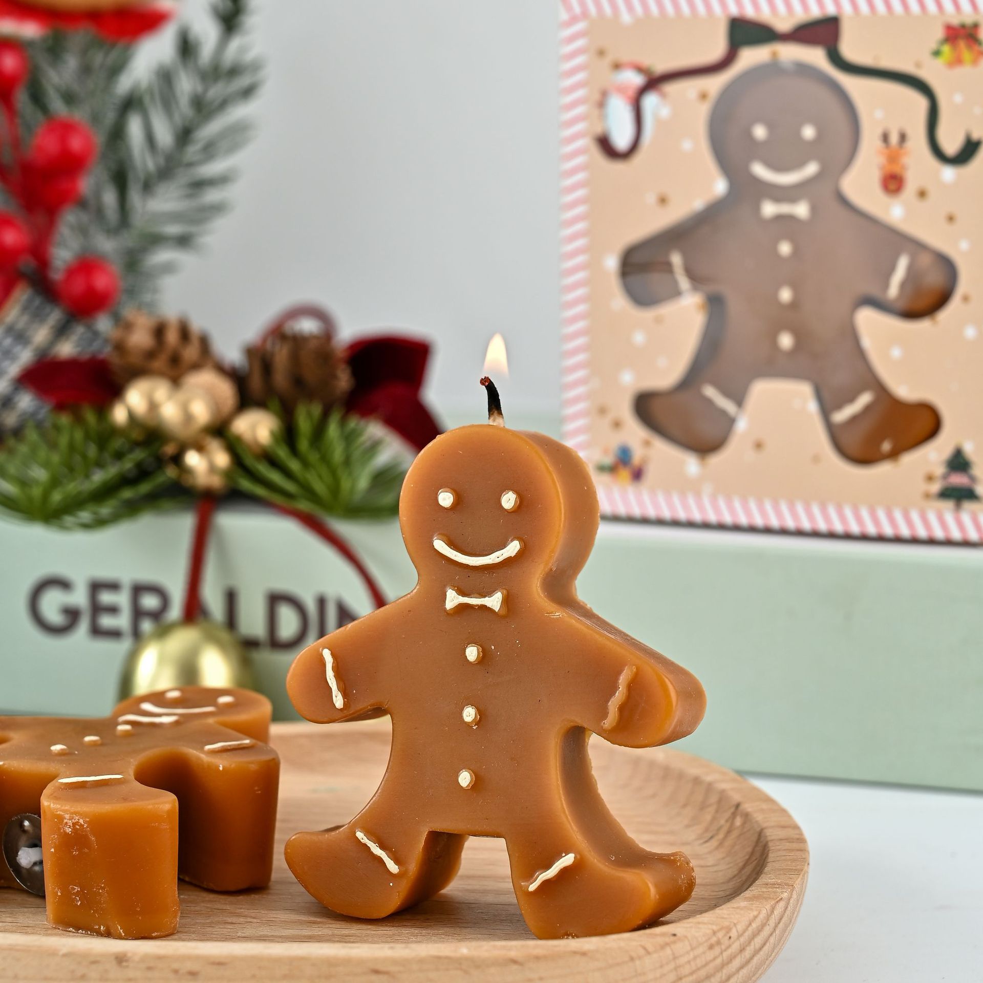 ジンジャーブレッドマン クリスマス アロマキャンドル ギフト - Home Fragrance Gingerbread のレビューと価格