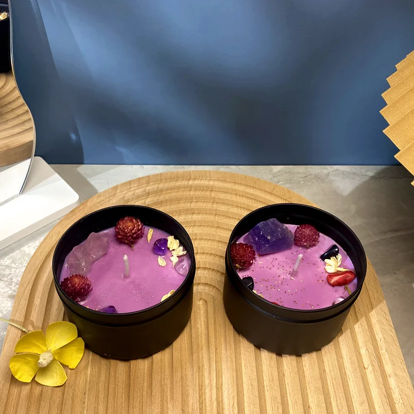 ドライフラワークリスタルストーンの香りのキャンドル、黒いブリ - Home Fragrance Jar のレビューと価格